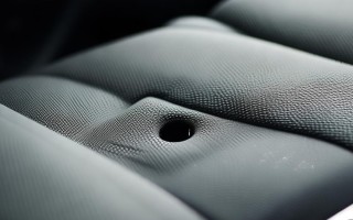 汽车内饰破洞怎么快速修复？2025年最新方法来了！