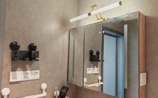 镜前灯线该装在哪儿最合适？