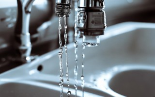 水龙头滴水如何暂时堵住？