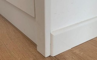 踢角线怎么贴才平整不歪？