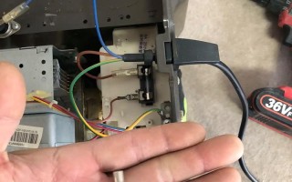 微波炉盘不转了，自己能修吗？