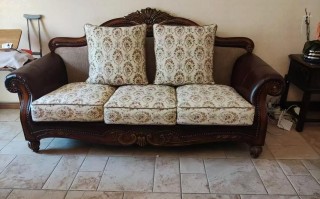 椅子靠背皮子开裂了，现在能修吗？