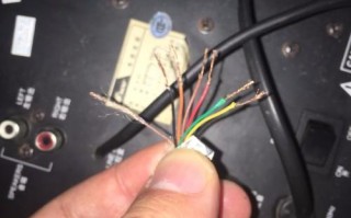 音箱线折在接口里怎么弄出来？