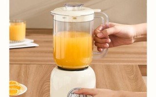 搅拌机榨果汁怎么用？