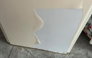 家具油漆蹭掉两块怎么办