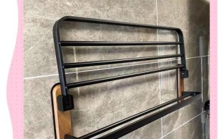 浴屏内置物架怎么放才稳当？