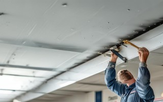 软膜天花安装师傅费用多少？