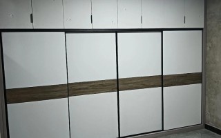 推拉衣柜门掉了怎么自己装回去？