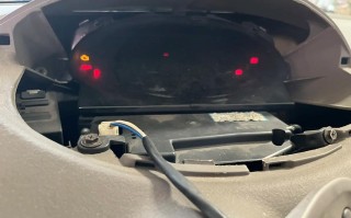 显示器黑屏故障如何快速修复？