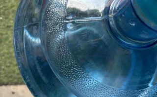 饮水机水桶破裂了，现在怎么紧急处理？