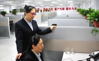 乐华电视官方客服电话是多少？