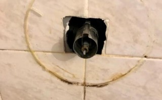 淋浴阀门漏水怎么修？