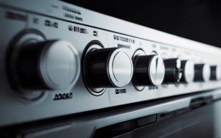 电烤箱指示灯不同颜色代表什么状态？