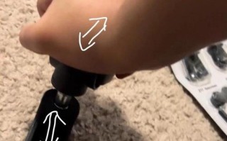 椅子上的万向轮怎么拆开