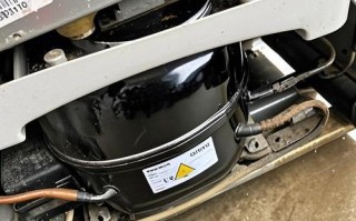 冰箱底下藏着什么秘密？