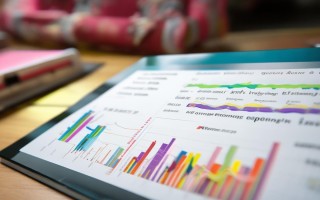 贴壁纸一个月能赚多少