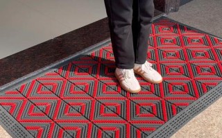 拼接地垫洗后怎么晒不变形？