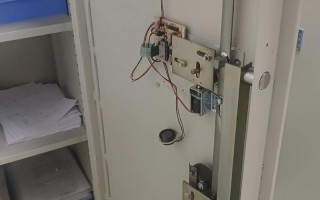 女子保险柜开锁师傅，有何故事或技能？