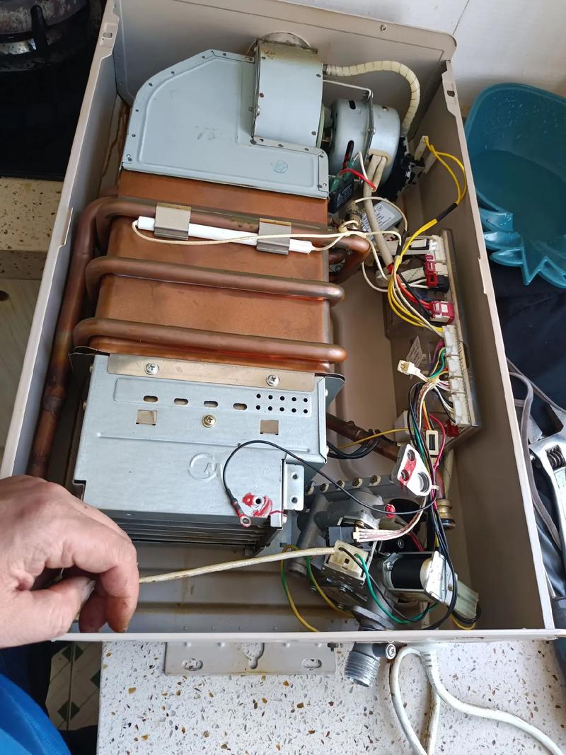 美的燃气热水器e6开关阀故障怎么修-第3张图片-索能光电网