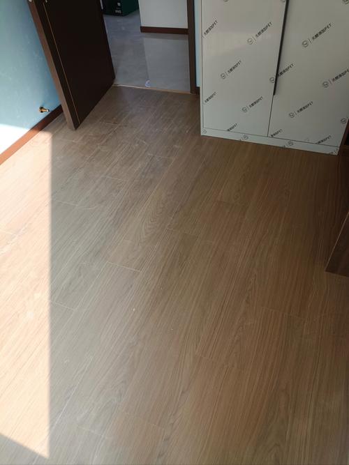 强化踢脚线一般多少一米-第3张图片-索能光电网