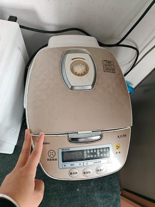 美的饭煲出现c4是什么原因-第2张图片-索能光电网