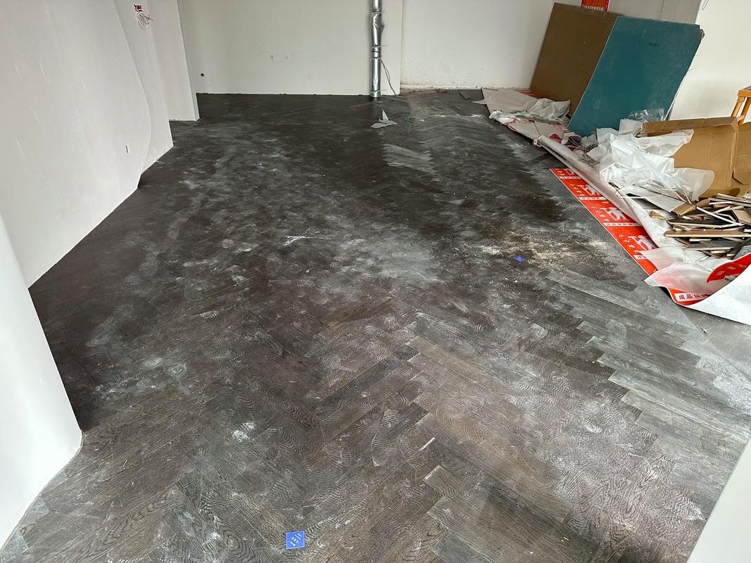 铺地板师傅一般多少钱-第2张图片-索能光电网