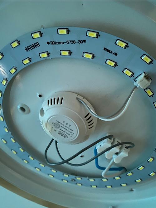 灯源是小灯口是什么意思-第1张图片-索能光电网