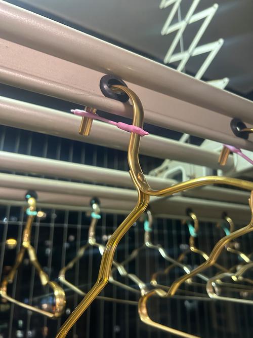 晾衣架卡不上去了怎么办-第1张图片-索能光电网 晾衣架卡不上去了怎么办-第1张图片-索能光电网