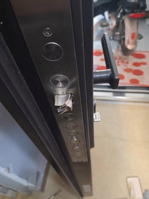 黄石防盗门换锁芯多少钱-第1张图片-索能光电网