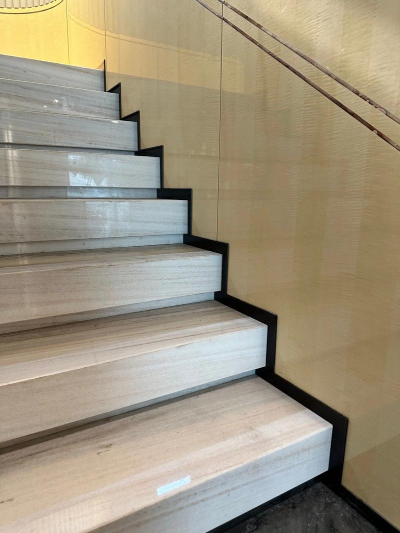 楼梯踢脚线多少钱一步-第2张图片-索能光电网