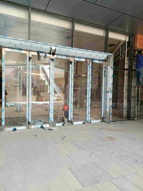 重庆的师傅门一般多少钱-第1张图片-索能光电网 重庆的师傅门一般多少钱-第1张图片-索能光电网