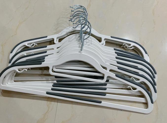 一般晾衣架是什么材质-第3张图片-索能光电网