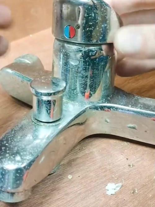 怎么样修冷热水水龙头-第2张图片-索能光电网