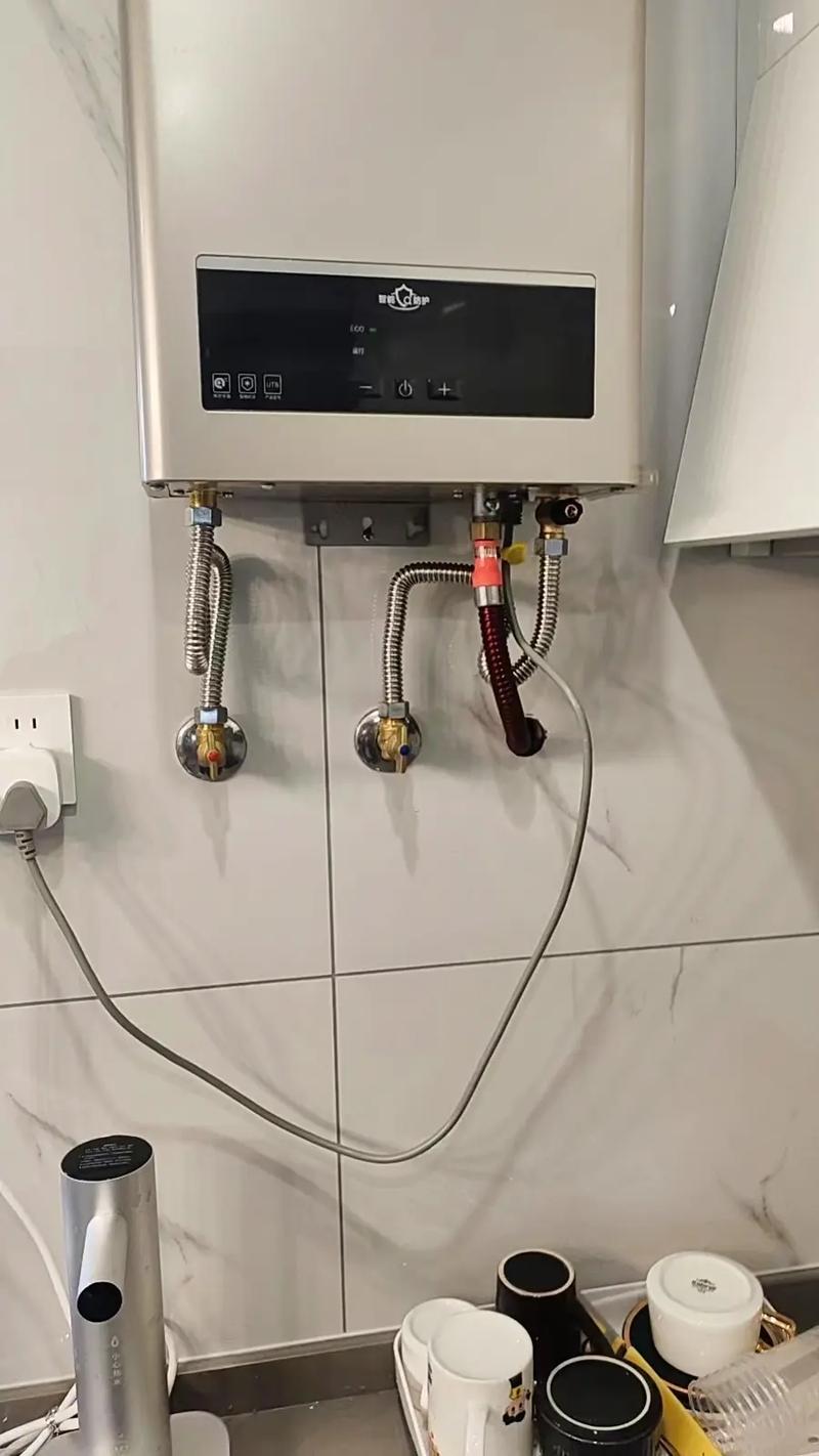 燃气热水器开洞多少钱-第1张图片-索能光电网 燃气热水器开洞多少钱-第1张图片-索能光电网