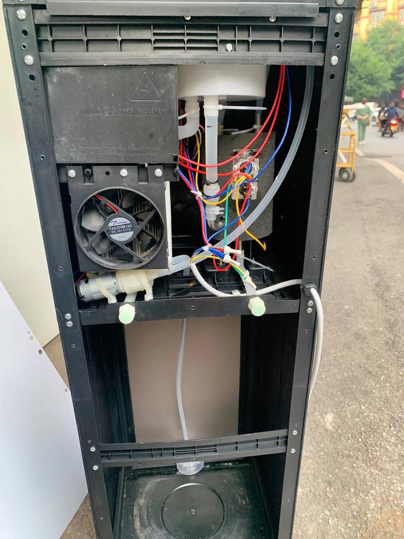 饮水机烧坏修要多少钱-第1张图片-索能光电网