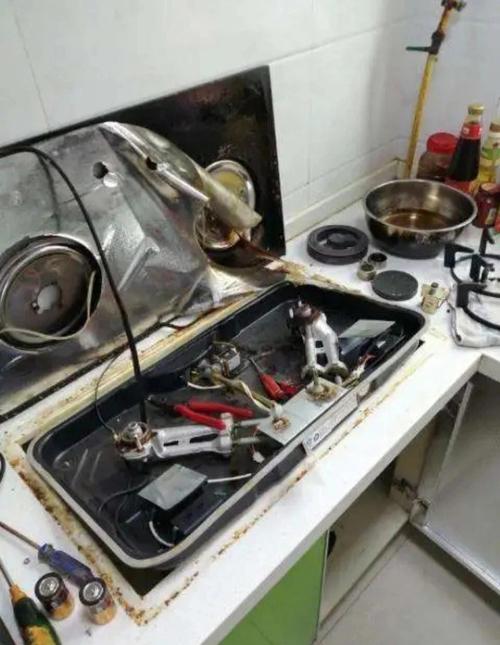 燃气灶堵了 修理多少钱-第1张图片-索能光电网