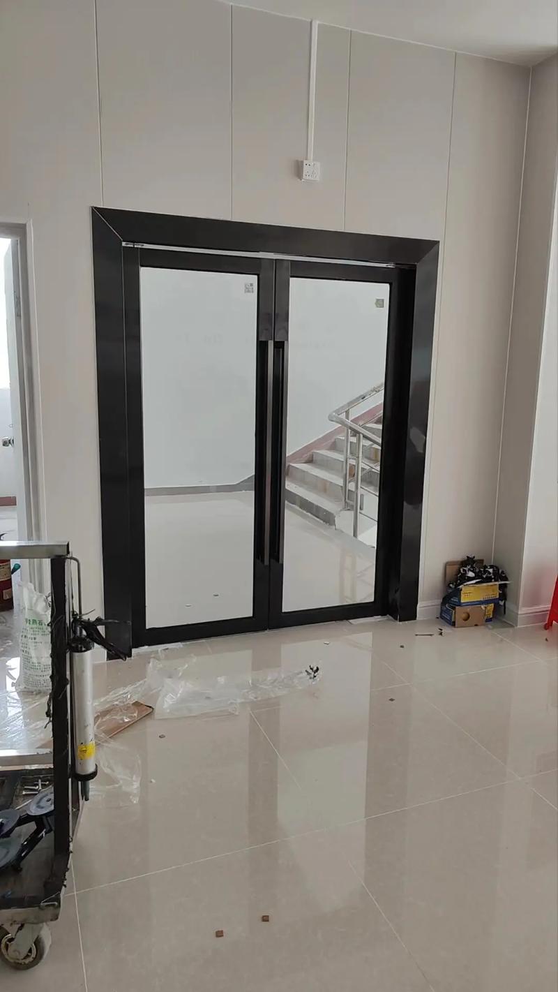 装个店铺玻璃门多少钱-第2张图片-索能光电网