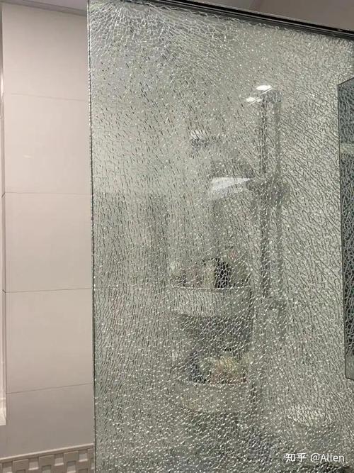 淋浴房玻璃炸了怎么回事-第1张图片-索能光电网