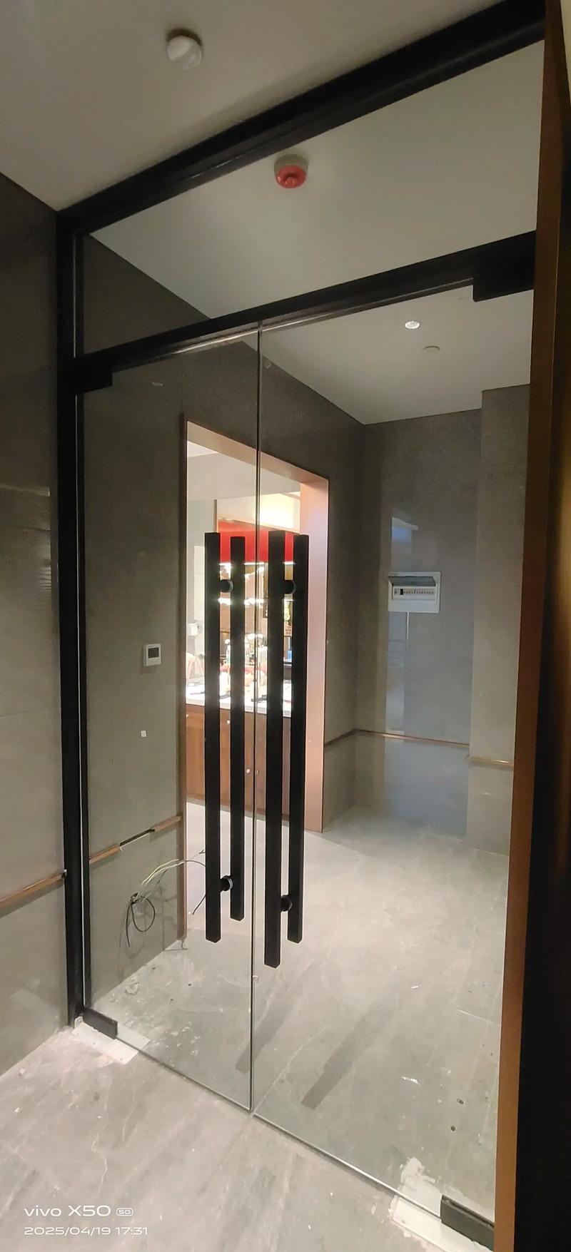 无框门玻璃门高度减多少-第2张图片-索能光电网