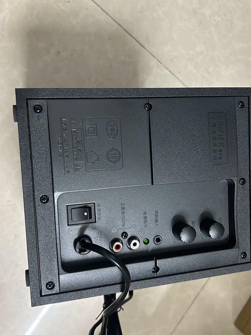 漫步者R100音箱怎么安装？-第1张图片-索能光电网