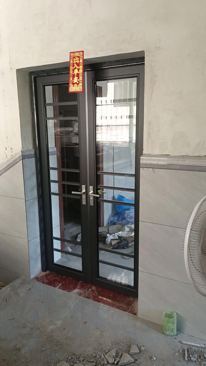 门窗玻璃门拐角如何精准施工？-第3张图片-索能光电网