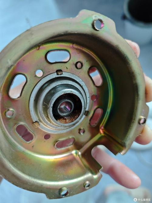 电风扇为何要定期涂抹润滑油？-第3张图片-索能光电网