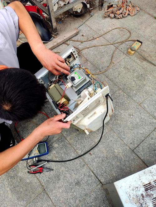 微波炉灯坏了维修要花多少钱？-第1张图片-索能光电网