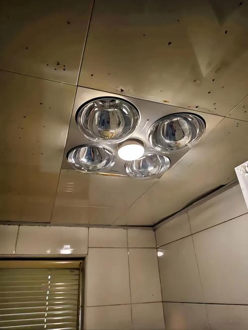 换浴霸灯工钱一般多少？-第3张图片-索能光电网