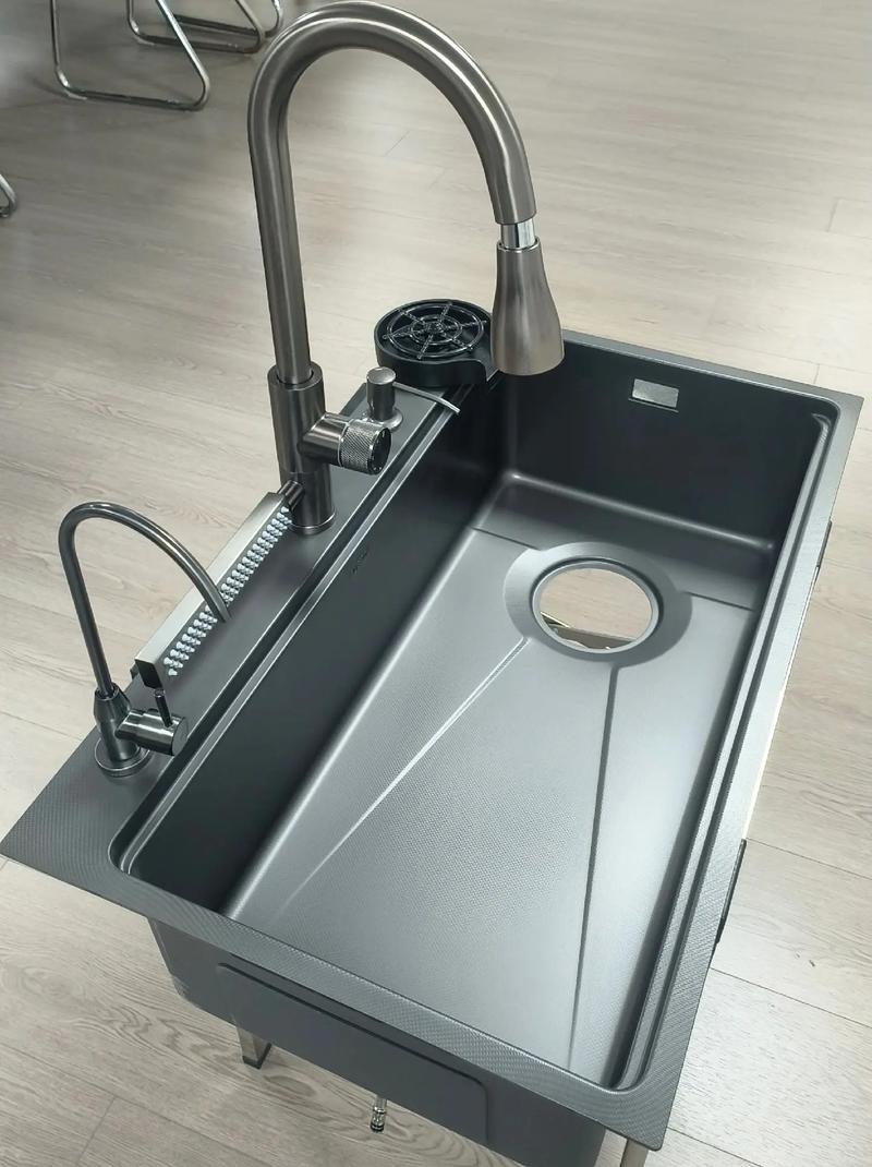 净水器水龙头怎么装在墙壁上？-第2张图片-索能光电网