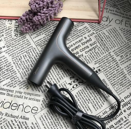 吹风机为何用铁丝做部件？-第2张图片-索能光电网