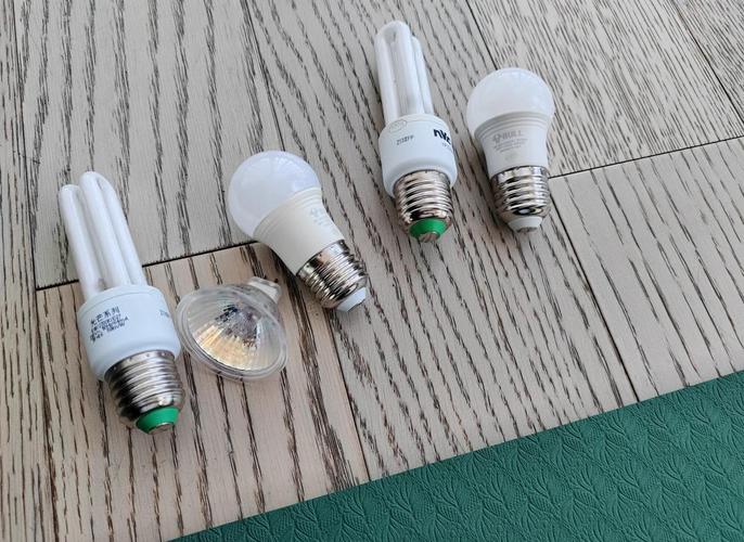 换灯泡上门服务收费多少？-第3张图片-索能光电网