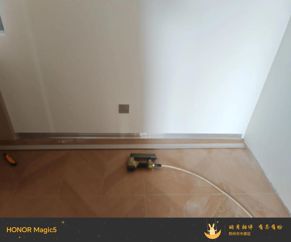 踢脚线砸了什么时候能装?-第2张图片-索能光电网 踢脚线砸了什么时候能装?-第2张图片-索能光电网