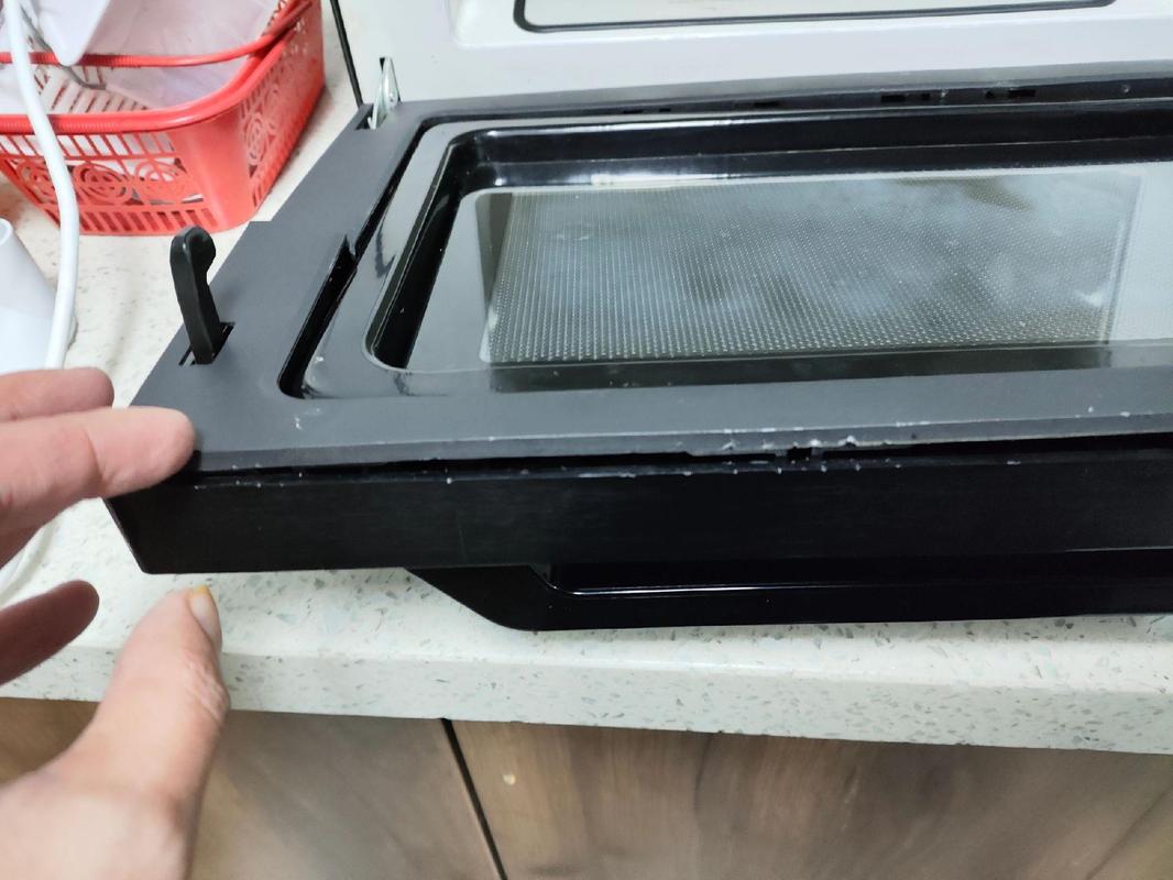 微波炉灯管脏了怎么安全清理？-第2张图片-索能光电网