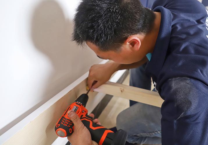 万师傅服务承诺如何修正更有效？-第2张图片-索能光电网